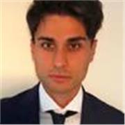 Laureato in Economia e Management e Insegnante di Economia Aziendale